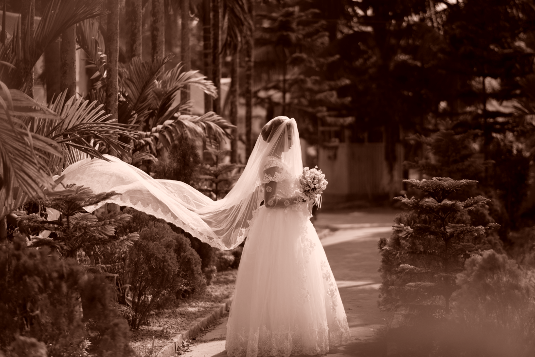 How to Style Your Wedding Dress for a Garden Wedding